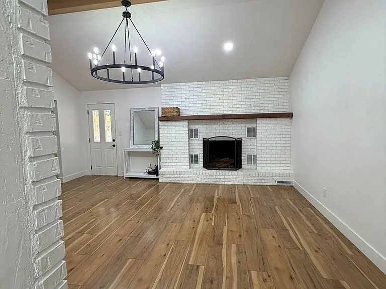 1232 W Berkeley St — Photo 17