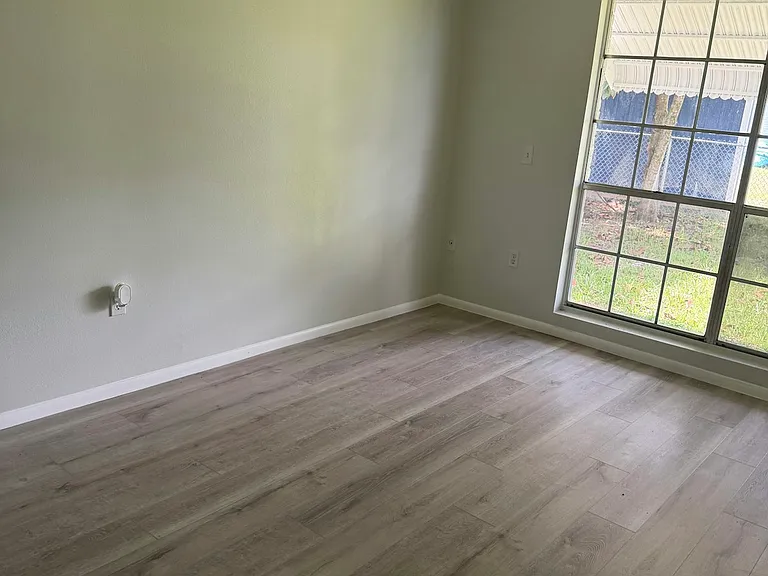 693 John Hancock Ln — Photo 6