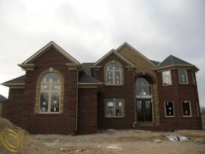 5539 Victoria Dr photo 1