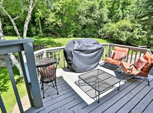 2327 Hopkins Xrds, Minnetonka, MN 55305