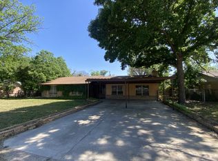 205 Mesquite St, Junction, TX 76849