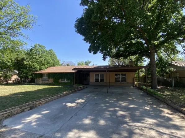 205 Mesquite St, Junction, TX 76849