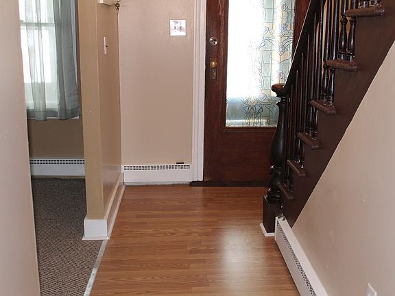 3rd image of 567 E Gansevoort St