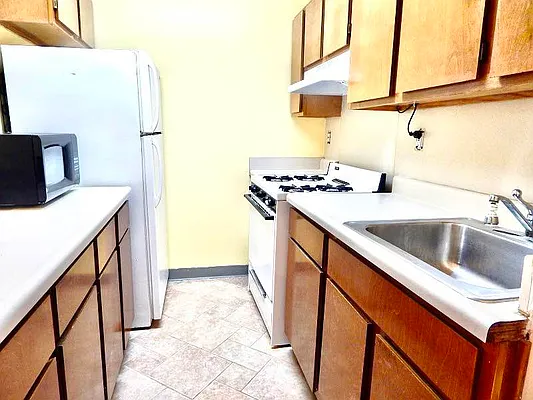 Rented by R New York | media 11