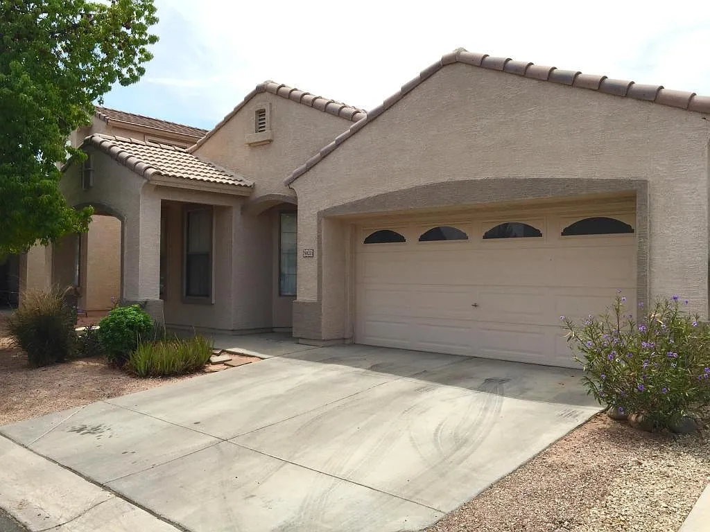 Coming Soon In Great East Mesa Location — Photo 1