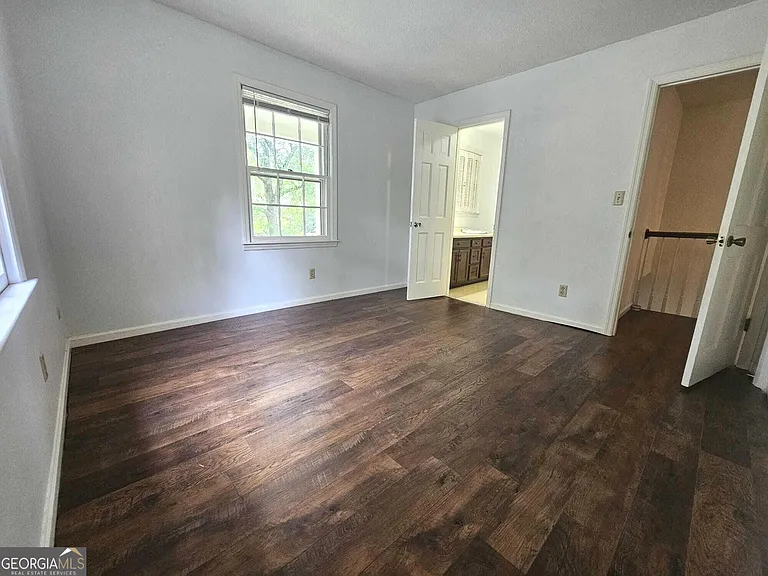 615 Kings Rd — Photo 26