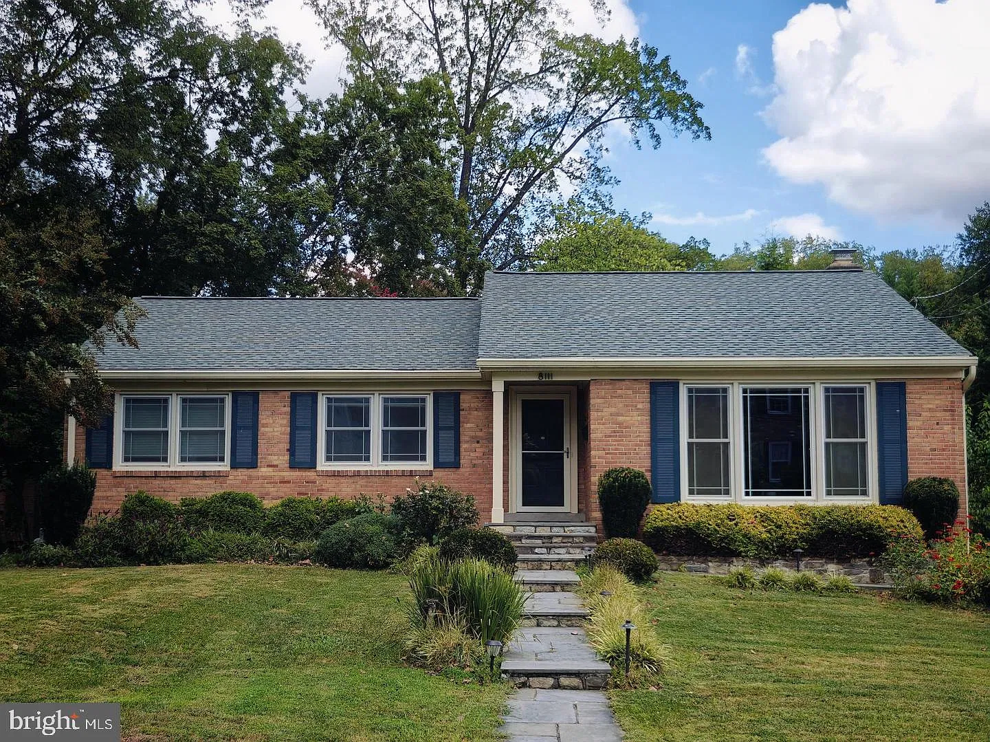 4 bed, 3.0 bath, 2635 sqft, $4,300 — Photo 1