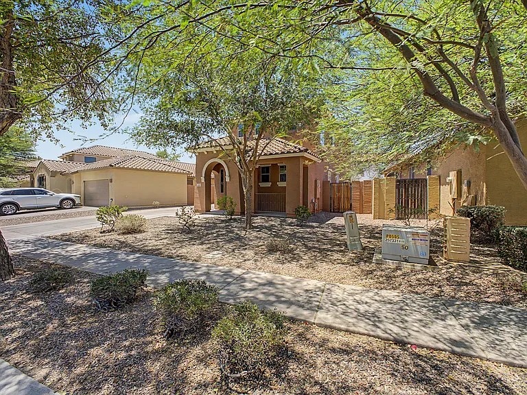 4167 E Woodside Ct — Photo 3