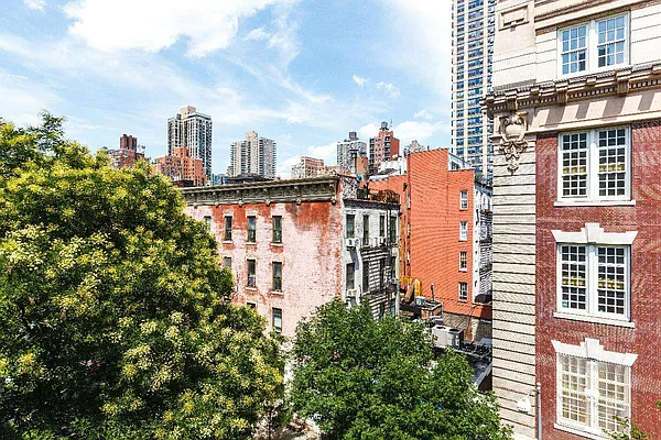 Sold by Real Direct | media 7
