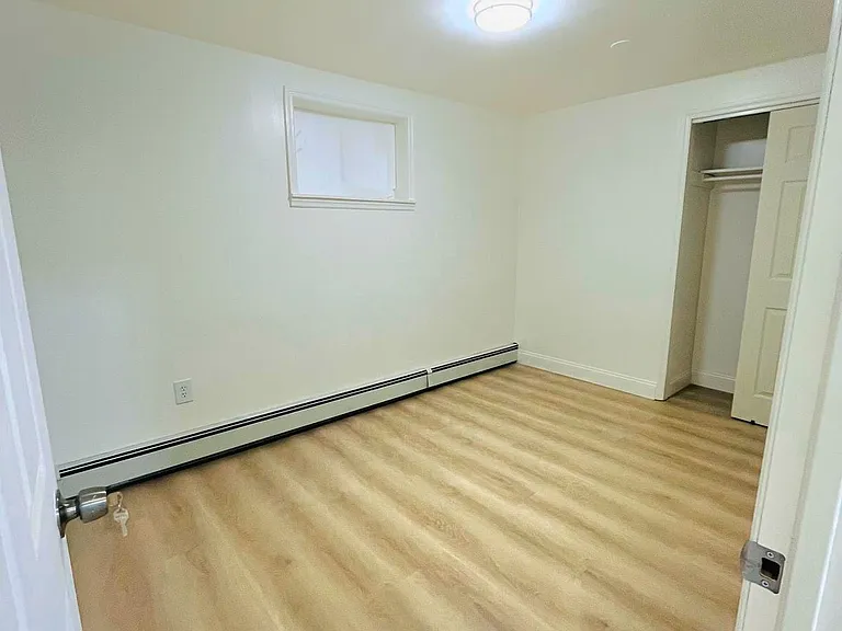 2068 Matthews Ave #B — Photo 6