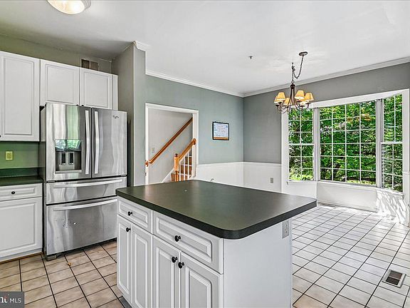 4th image of 2201 Montauk Dr