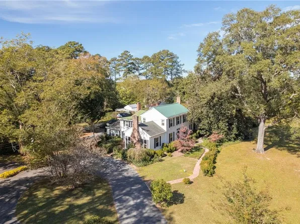 621 Hunterdale Rd, Franklin, VA 23851