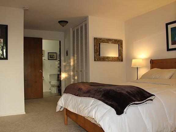 4th image of 11206 NE 68th St APT 225