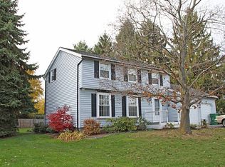 63 Lincolnshire Rd, Webster, NY 14580