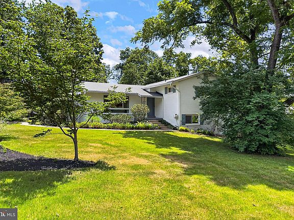 3rd image of 3478 Mildred Dr