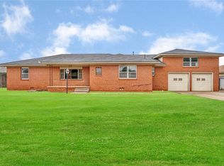 501 E Navajoe Rd, Altus, OK 73521