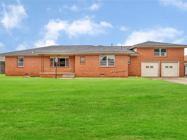 501 E Navajoe Rd, Altus, OK 73521