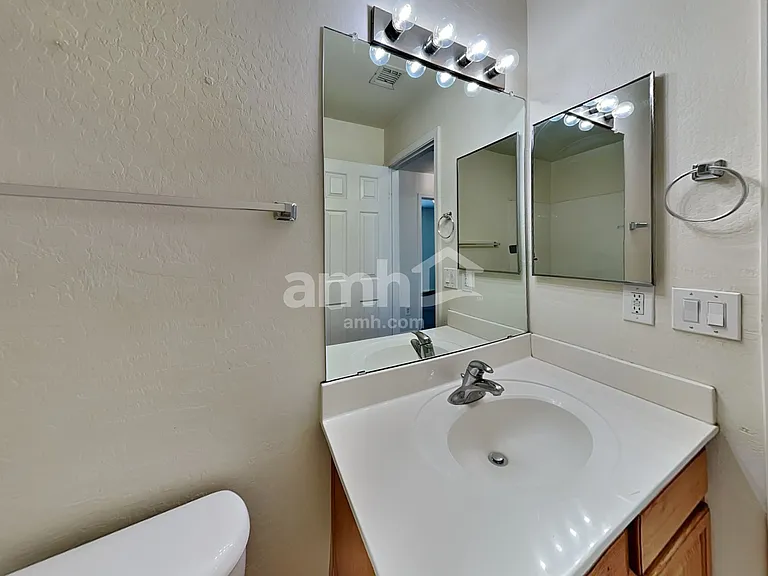 11837 W Flanagan St — Photo 13
