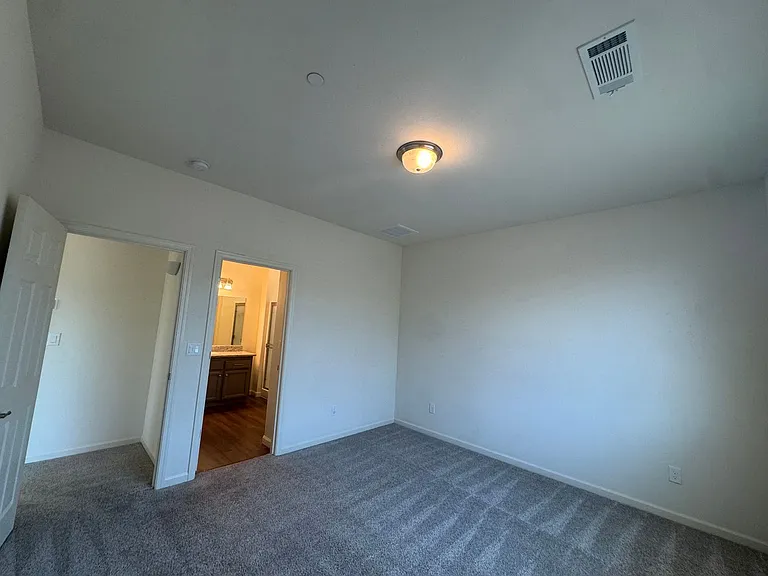 13333 Peach St — Photo 13