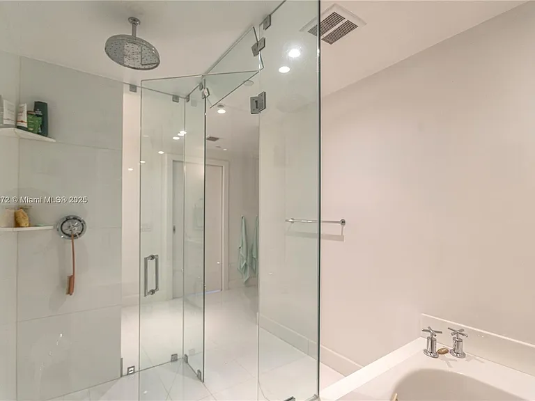 520 West Ave #1102 — Photo 22