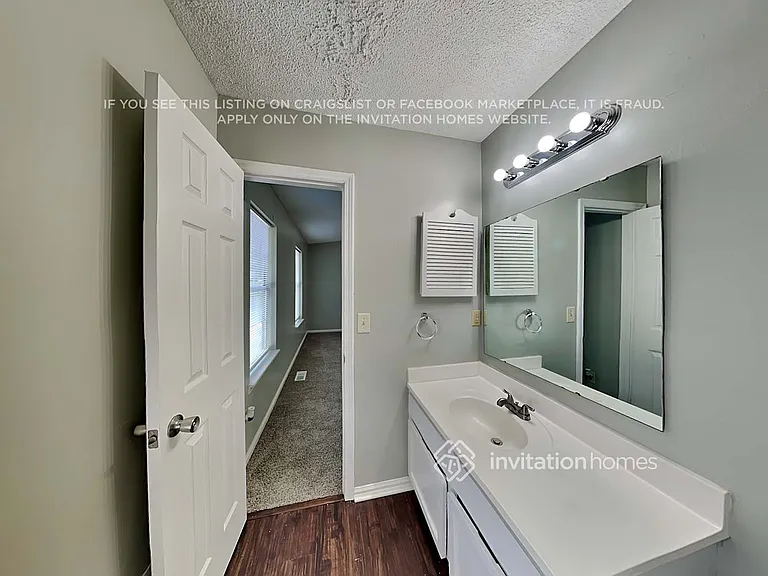 7025 Markway Dr — Photo 17