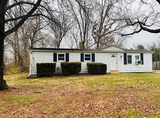 622 E Campus Dr, Carbondale, IL 62901