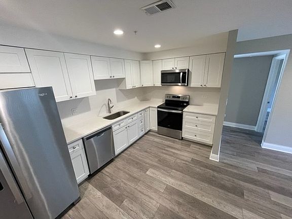 3rd image of 9476 Bay Colony Dr #1S