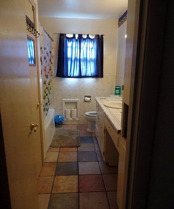 3rd image of 4303 Locust Ave