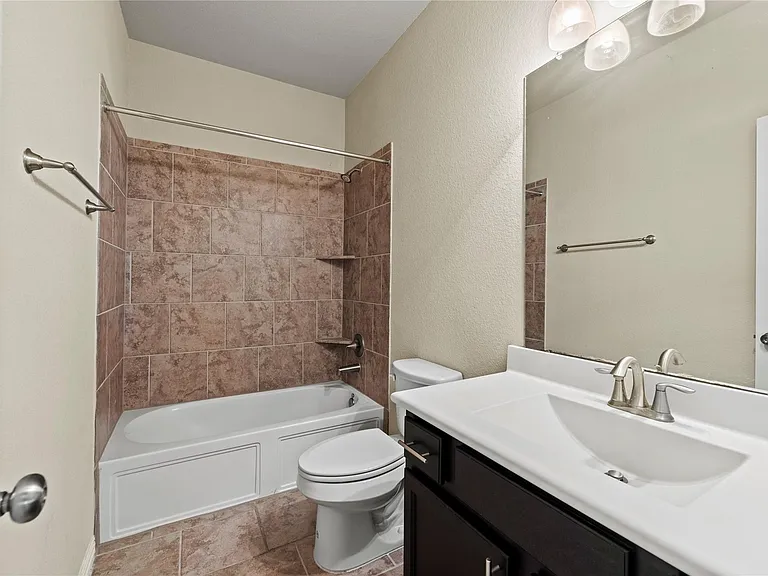16127 Fairway Creek Cir — Photo 20