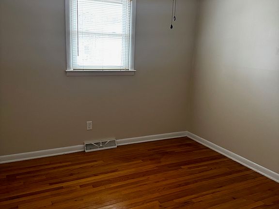4th image of 114 Windsor Dr