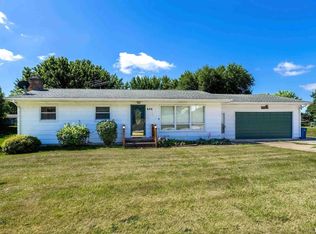 606 W Edgington St, Reynolds, IL 61279