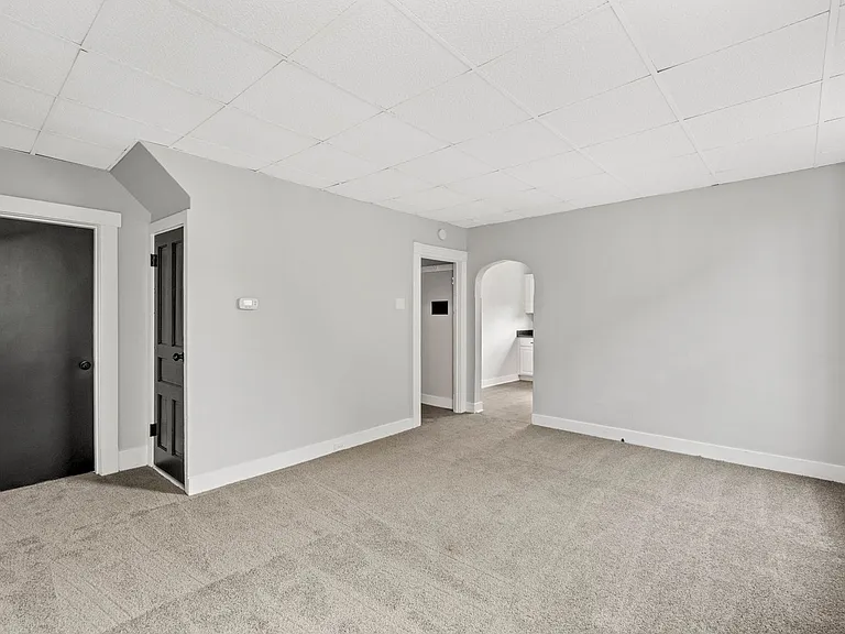 105 Broadway St — Photo 26