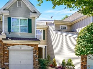 215 Ridge Dr, Pompton Lakes, NJ 07442