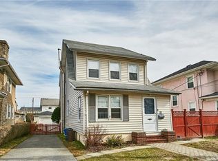 75 Rhodes St, New Rochelle, NY 10801