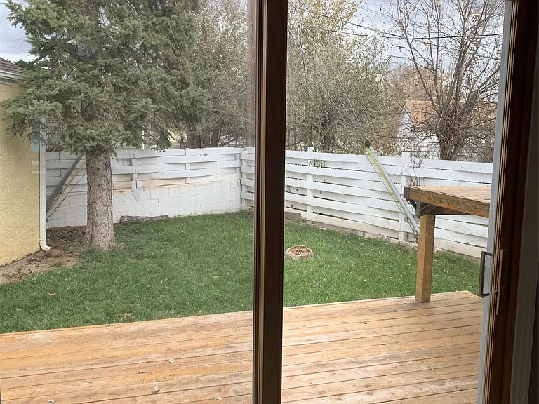 4126 Pleasant Dr — Photo 8