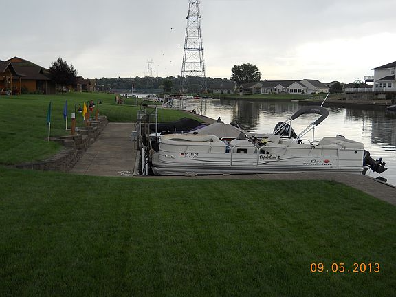 water front \ with a dock