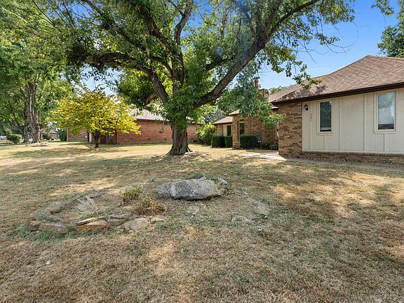 3rd image of 751 S Sparks Avenue