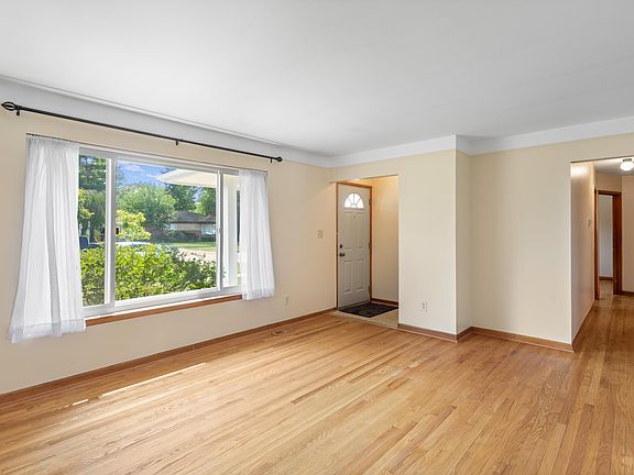 2nd image of 31100 W Chicago St
