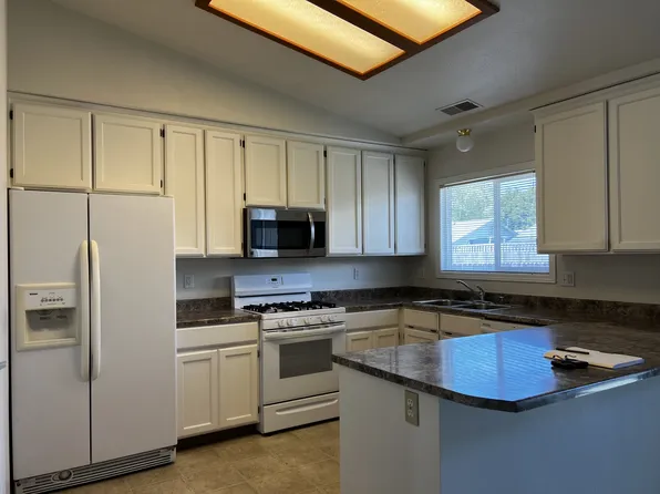 1373 Wrangler Ct, McKinleyville, CA 95519