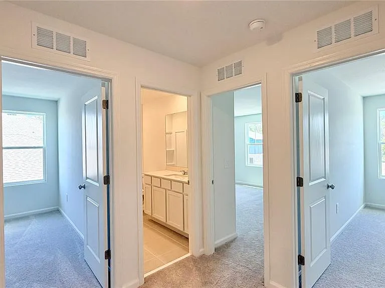 1558 Loxley Trl — Photo 32