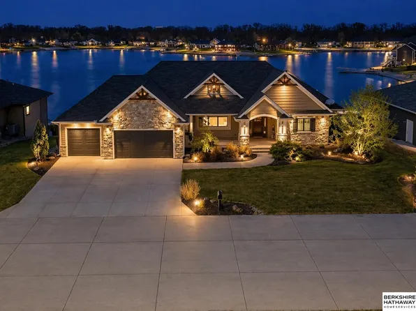 2740 Whitetail Dr, Columbus, NE 68601