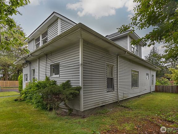 3rd image of 3322 3324 S 10th Street