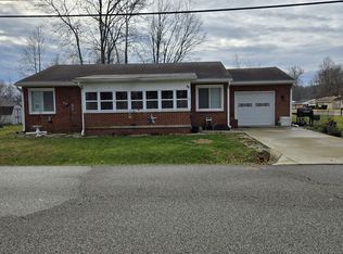 44 Long St, North Vernon, IN 47265