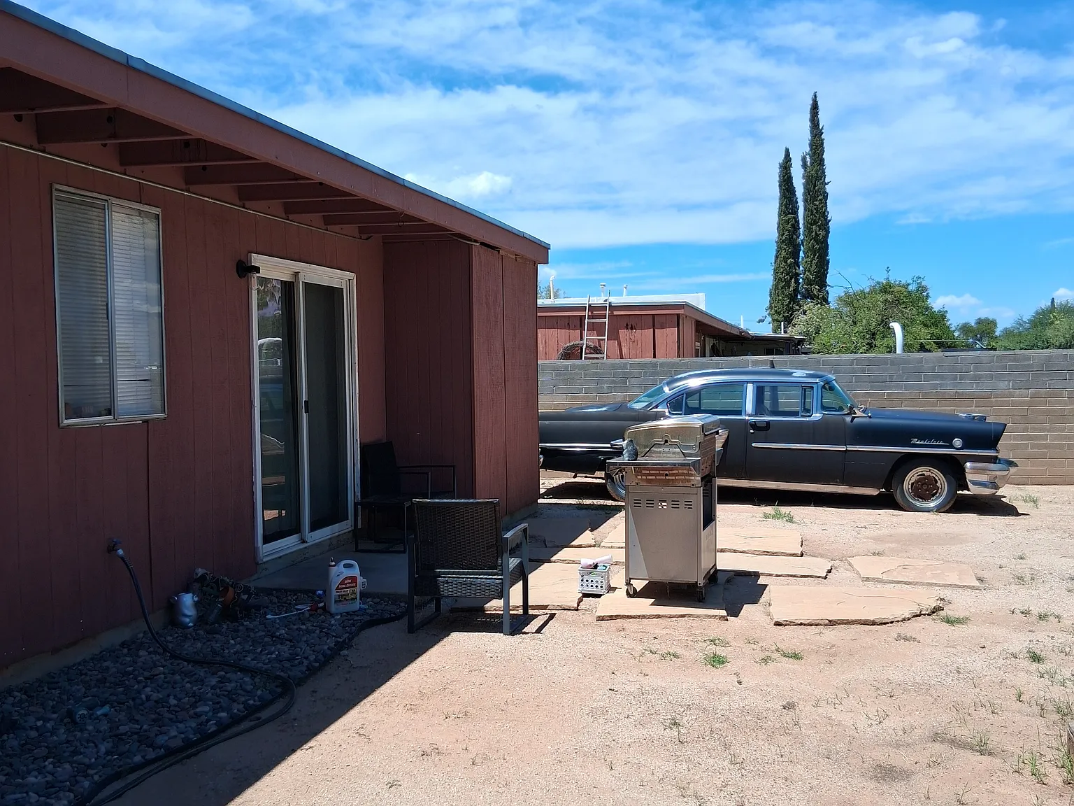 3 bed, 962 sqft, $2,000 — Photo 3