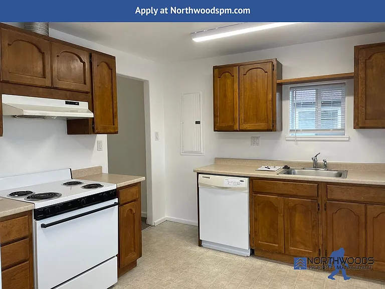 313 S Oakdale Ave — Photo 3