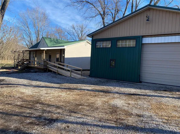 125 Blue Springs Ln, Perryville, MO 63775