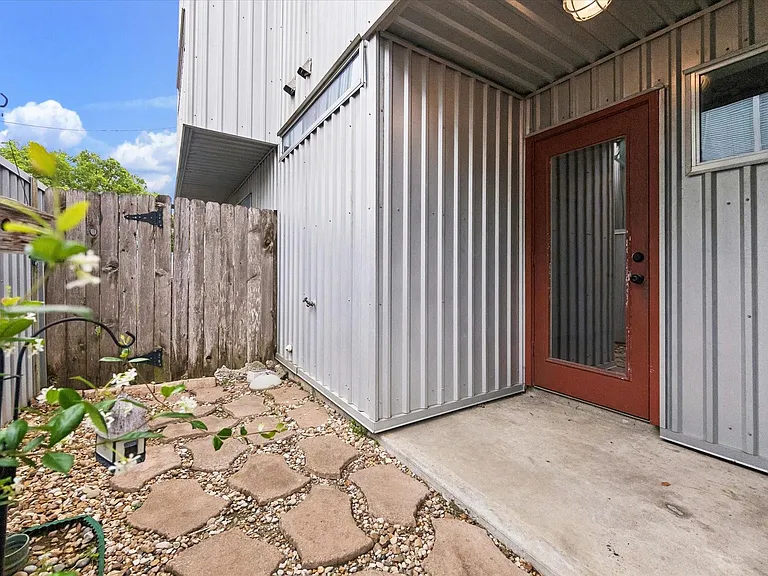 6130 Grand Blvd — Photo 15