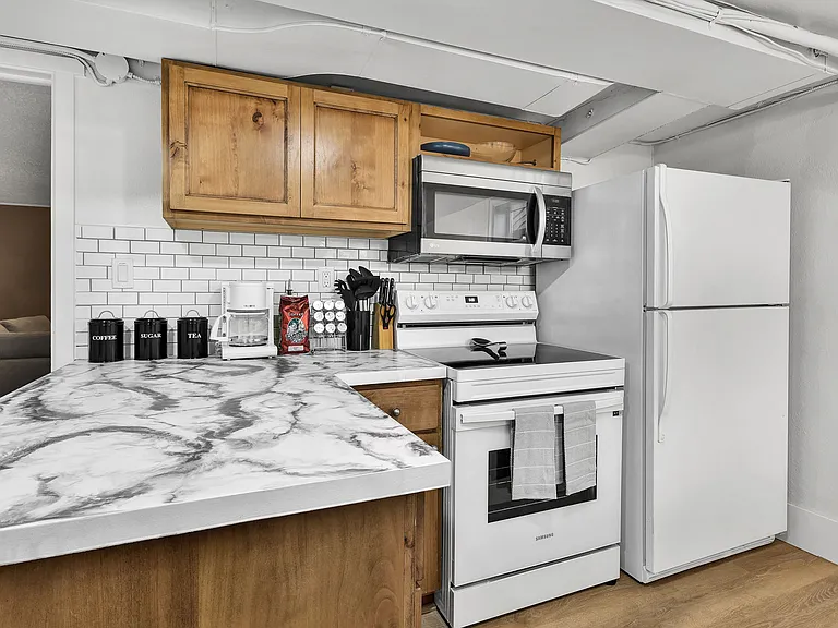 2306 W Madison Ave — Photo 27