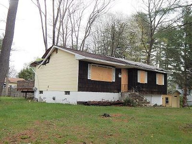 2nd image of 30 Marc Ln