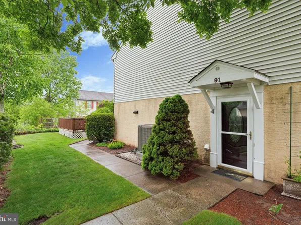 91 Laurel Ct, Quakertown, PA 18951